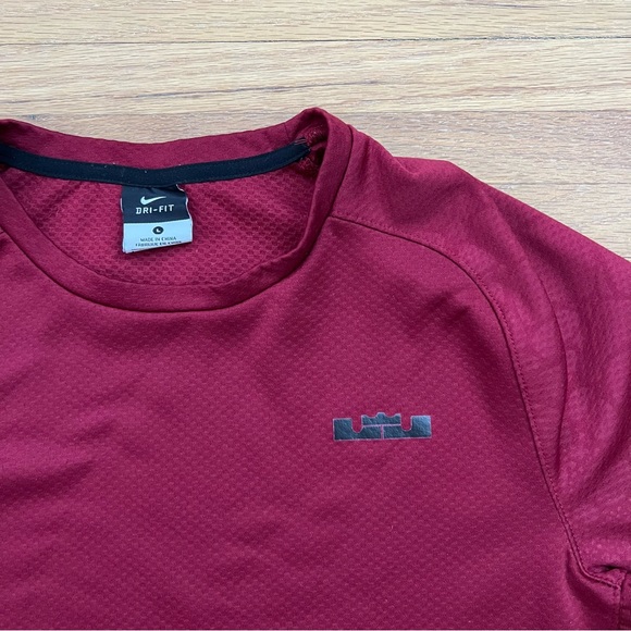 Men’s Maroon Nike Lebron James long sleeve - Picture 8 of 9